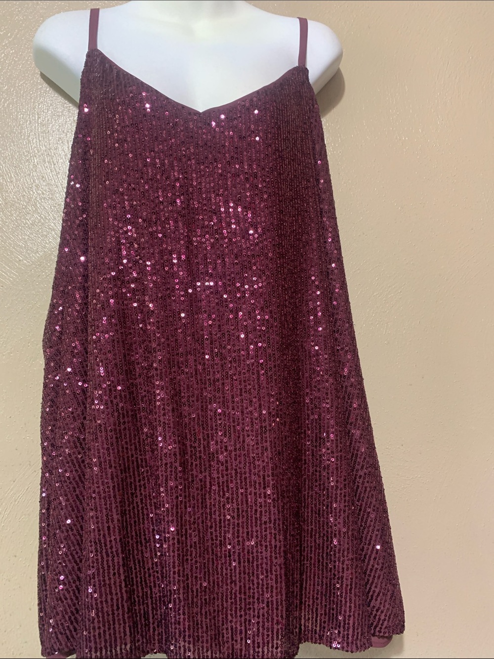 Torrid 4X Wine Sequin Spaghetti-Strap Top NWT - Picture 2 of 4